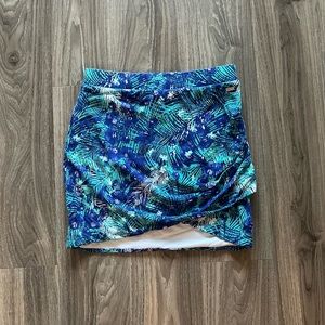 EUC Women’s Guess Tropical Palm Leaves Mini Skirt